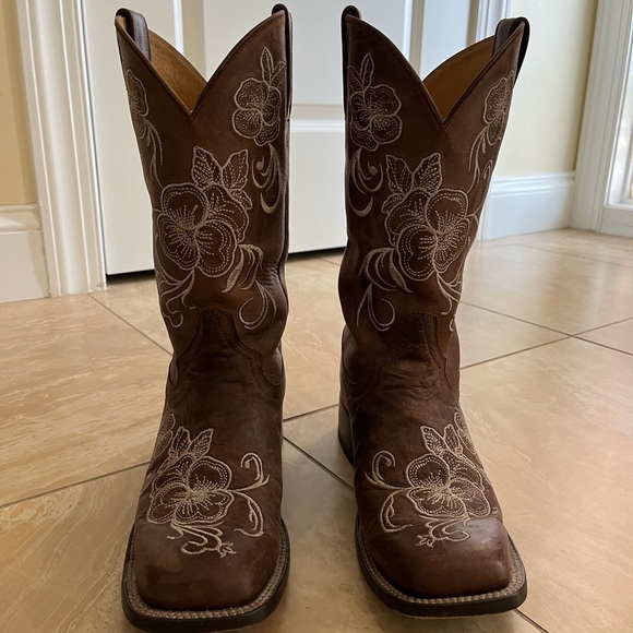 Shyanne Women's Western Boots - Broad Square Toe - Picture 5 of 6